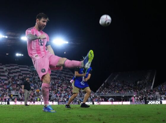FORT LAUDERDALE, FLORIDA - OCTOBER 11: Lionel Messi #10 of Inter Miami CF kicks a ball after the MLS Inter Miami CF and Atlanta United at Chase Stadium on October 11, 2025 in Fort Lauderdale, Florida. Rich Storry/Getty Images/AFP (Photo by Rich Storry / GETTY IMAGES NORTH AMERICA / Getty Images via AFP)