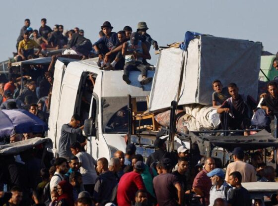 Image of the caravan of people and vehicles that travels through the Gaza Strip to return to their homes.