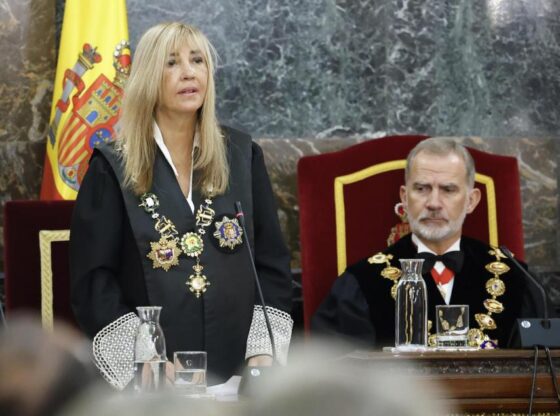 The president of the Supreme Court and the General Council of the Judiciary (CGPJ), Isabel Perelló, together with King Felipe VI.
