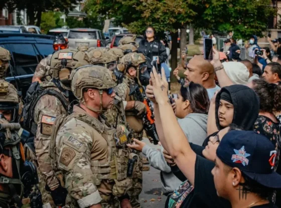 ICE toughens its measures in Chicago and people respond with violence