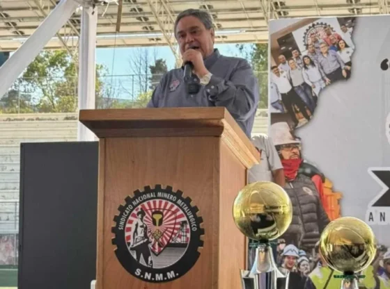 The National Mining Metallurgical Union FRENTE marched within the framework of its fifteenth anniversary.