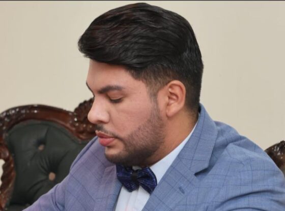 El Alcalde de Elota, Richard Millán Vázquez, fue atacado a balazos cuando circulaba en su camioneta y resultó ileso.