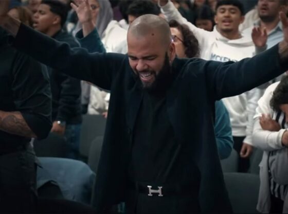 Dani Alves becomes a religious preacher Source: @lucasfilms_audiovisual via Instagram