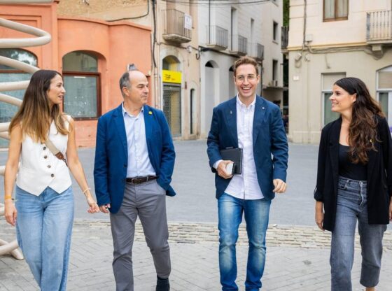 The general secretary of Junts, Jordi Turull, together with the mayor of Figueras, Jordi Masquef. Also in the photograph, the vice president of the party Mònica Sales and the organization secretary, Judith Toronjo