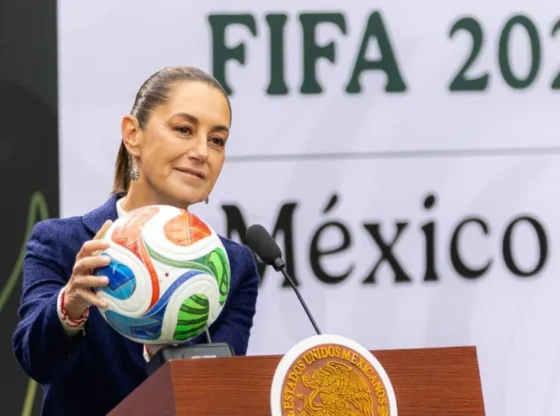 President Claudia Sheinbaum decided to give ticket 001 for the 2026 World Cup, which was given to her by FIFA, to a Mexican girl or young woman who loves soccer.