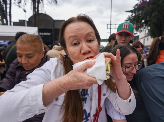 Stress can cause significant changes in eating habits, causing some people to overeat and others to lose their appetite.
