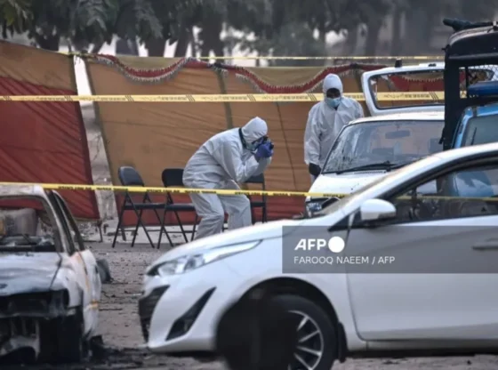 At least 12 people were killed and 27 injured outside a court in Islamabad, Pakistan's capital, in a suicide attack.