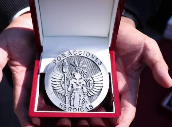 Medalla póstuma por la explosión de una pipa en Iztapalapa