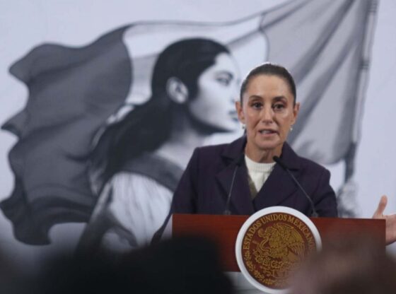 Claudia Sheinbaum Pardo dijo que las fotos que publicó el periódico Reforma sobre el acoso que sufrió ayer la revictimizan, por lo que exigió una disculpa.