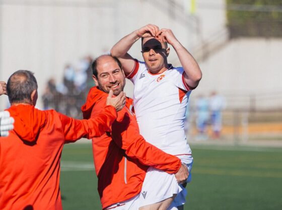 Cultural Leonesa players celebrate a goal