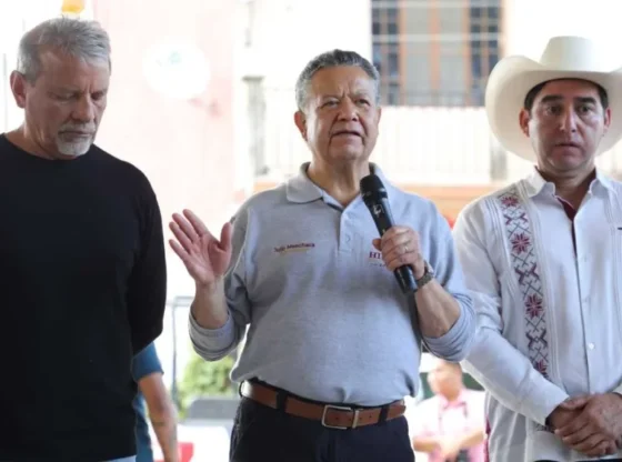 The governor of Hidalgo, Julio Menchaca, tours affected communities in the Huasteca of Hidalgo.