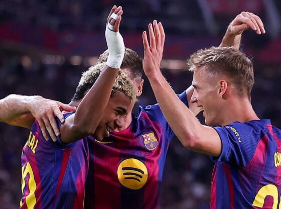 Olmo and Lamine celebrate a goal