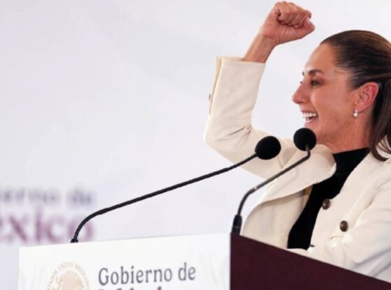 La Presidenta Claudia Sheinbaum dijo que el Grupo Salinas, propiedad del empresario Ricardo Salinas, debería pagar los impuestos que adeuda al Estado mexicano.