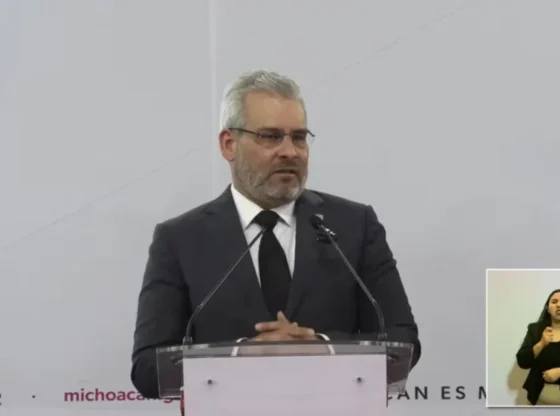 Michoacán Prosecutor's Office reveals videos of the murder of Carlos Manzo