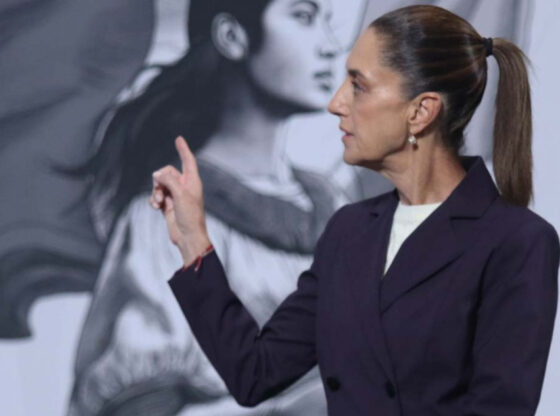 Reforma se disculpó con la Presidenta Sheinbaum, luego de que la mandataria condenara la publicación de las fotos del momento en el que fue víctima de acoso.