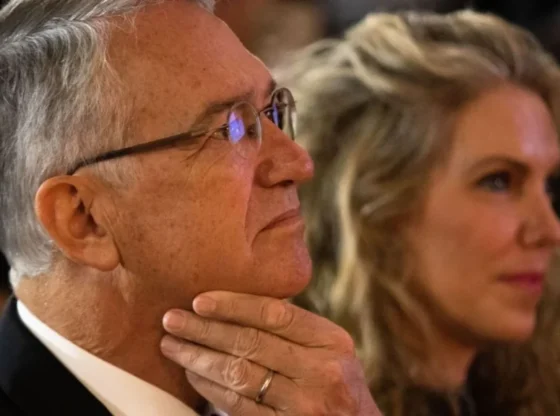 Ricardo Salinas Pliego is the owner of 2 of the 13 casinos suspended for alleged money laundering; consortium accuses 'state persecution'.