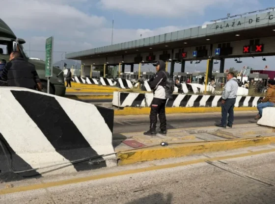 Transporters carry out threats and blockades on several highways