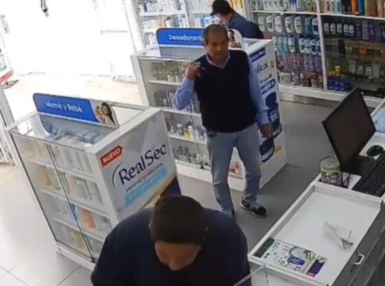 Un grupo de cuatro adultos mayores robaron este viernes artículos de una farmacia por un valor de 33 mil pesos mexicanos en la ciudad de Lima, Perú.