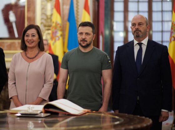 05/27/2024 (ID) The president of the Congress of Deputies, Francina Armengol; The President of Ukraine, Volodimir Zelenski, and the President of the Senate, Pedro Rollán, pose after the signing of the Book of Honor, in the Congress of Deputies, on May 27, 2024, in Madrid (Spain). Zelensky was received today by the two presidents, of the Congress and Senate, with whom he met, along with the Ukrainian ambassador to Spain, Serhii Pohoreltsev, and was accompanied to the Hall of Lost Steps, where he signed the Book of Honor. In addition, the President of Ukraine also held a meeting with the spokespersons of the parliamentary groups of the Congress and the Senate. POLITICS Alejandro Martínez Vélez - Europa Press