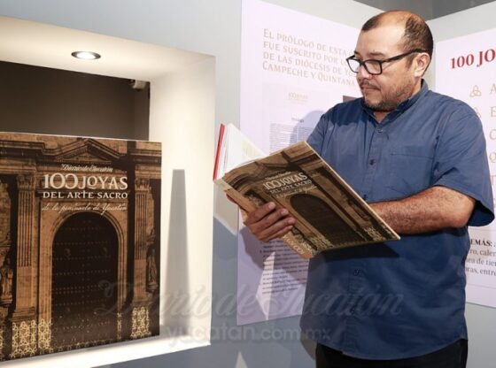 Luis J. Ojeda Godoy, master of Architecture, in an interview about the Franciscan conventual complexes that are mentioned in the multiplatform work “100 jewels of sacred art of the Yucatan Peninsula” (Photo by José Valerio Caamal Balam)