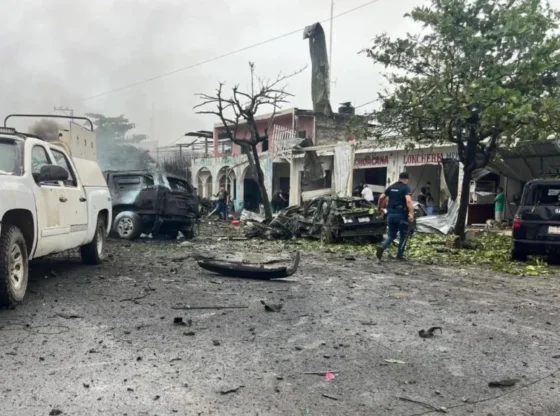 Terrorism reaches community members of Coahuayana; There are five dead, seven injured, houses and vehicles damaged after a car bomb.