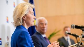 The President of the Commission, Ursula von der Leyen, and the head of the European Council, António Costa, during the press conference prior to the G20 in Johannesburg
