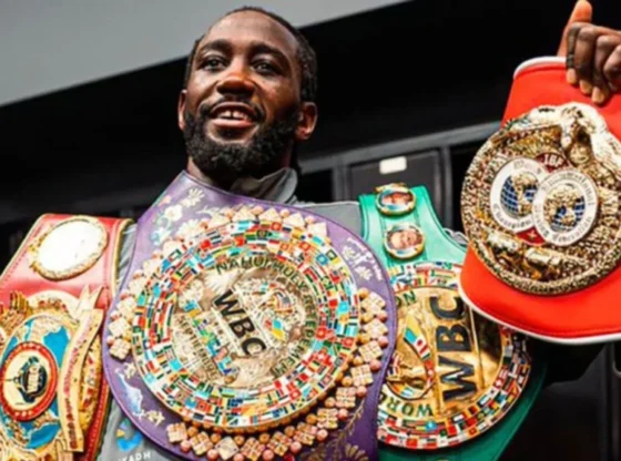 Terence Crawford was left without the title he won from Saúl Canelo Álvarez, since the WBC stripped him for non-compliance.