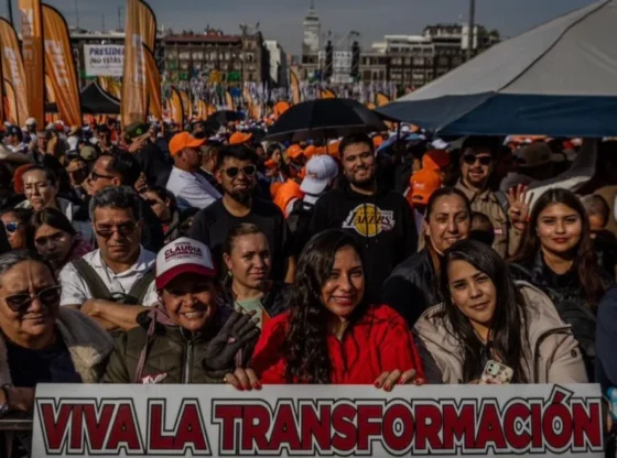 600 thousand people fill the Zócalo