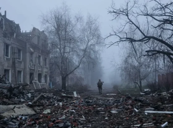 The war between Ukraine and Russia intensifies with the Russian takeover of a key city and deadly attacks on civilians, highlighting the difficulties in achieving peace.