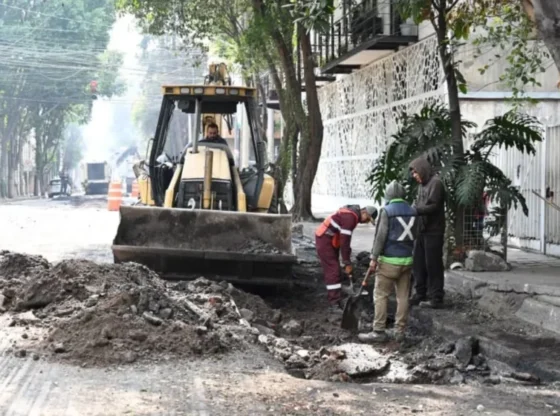 They supervise relining work in the San Rafael neighborhood