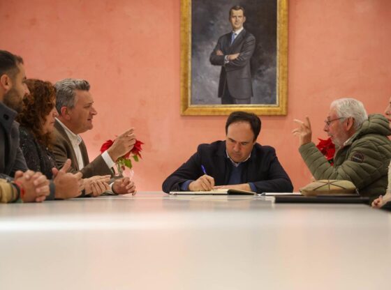 Picanya VLC first act of the newly appointed president of the Generalitat Juan Fran Pérez Llorca visiting the town hall and the Poyo ravine
