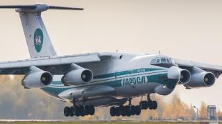 Russian Ilyushin IL-76 landing